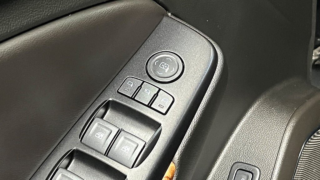 Vehicle Image 24
