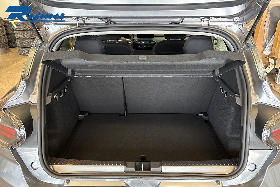 Vehicle Image 16