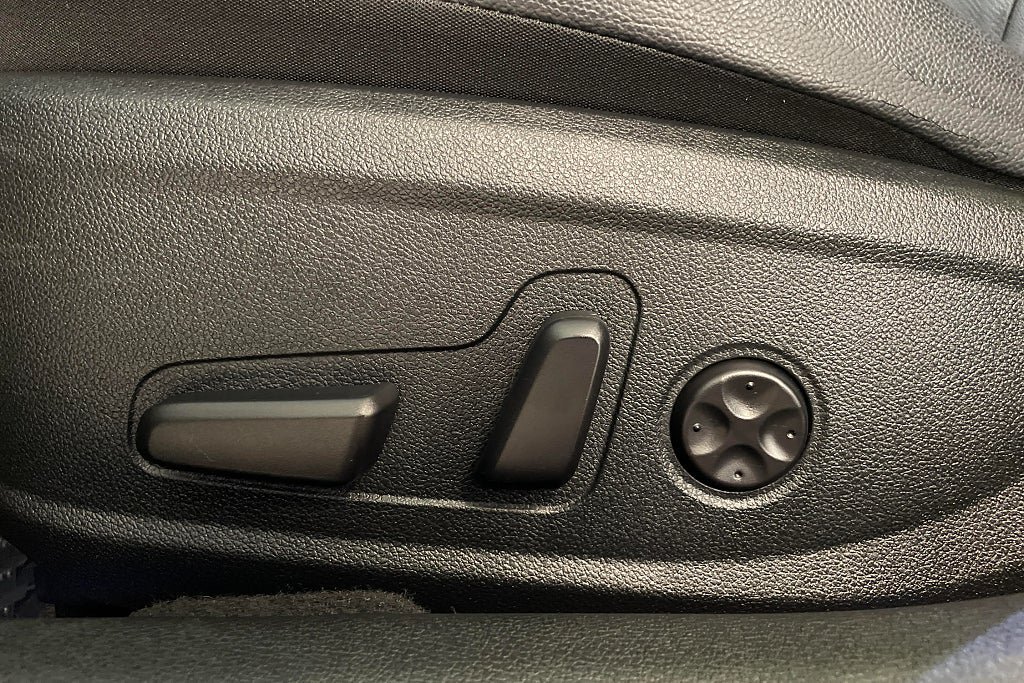 Vehicle Image 22