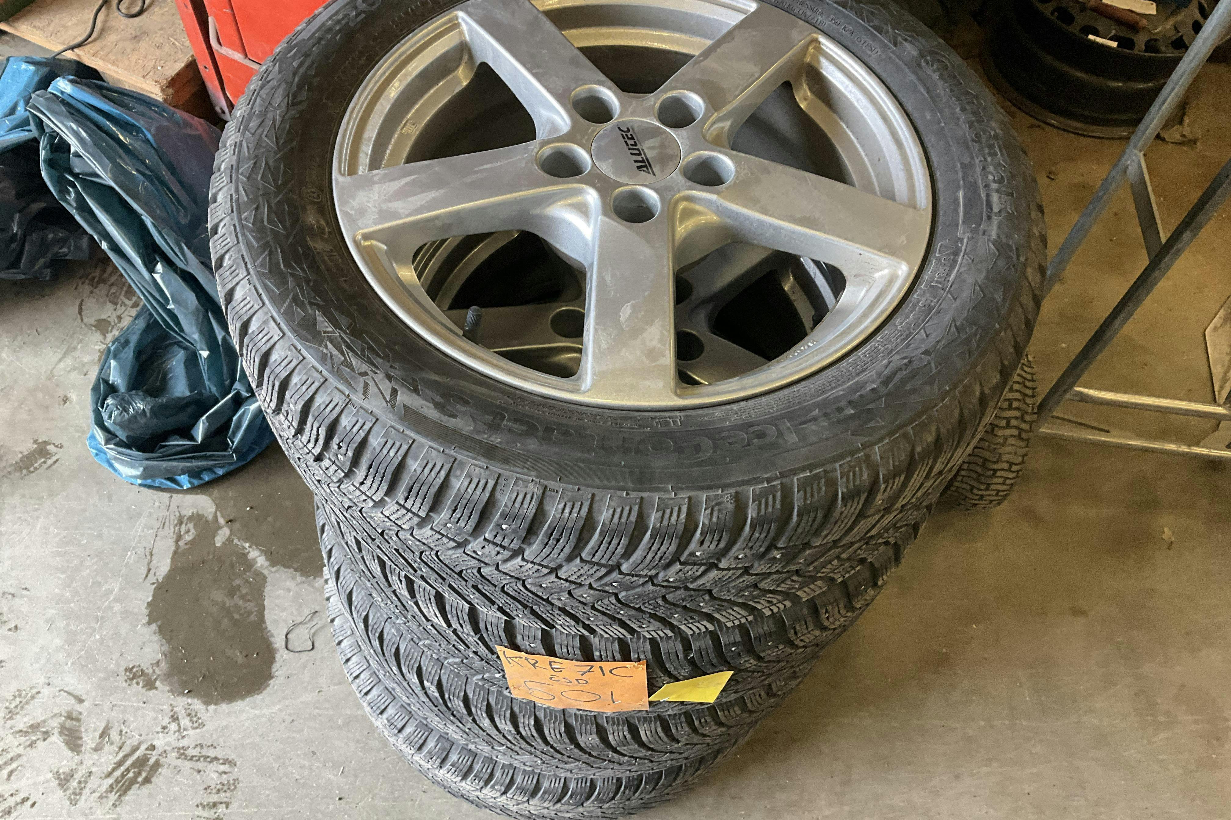 Vehicle Image 16