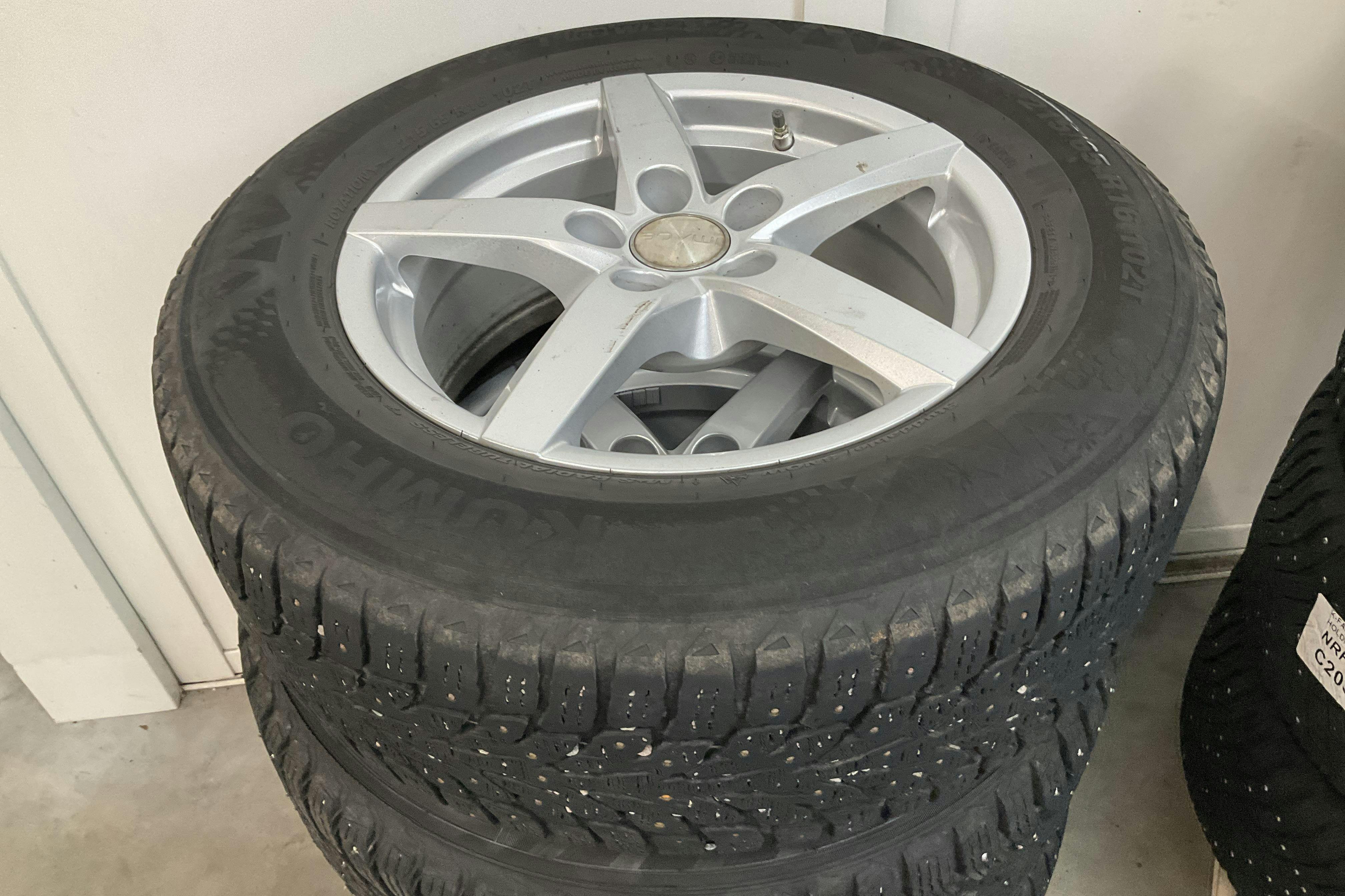 Vehicle Image 12