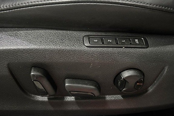 Vehicle Image 27