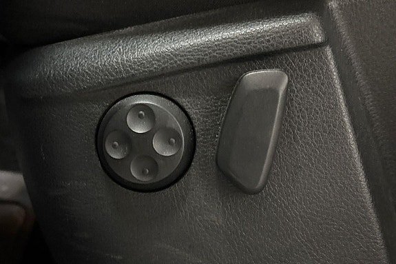 Vehicle Image 26