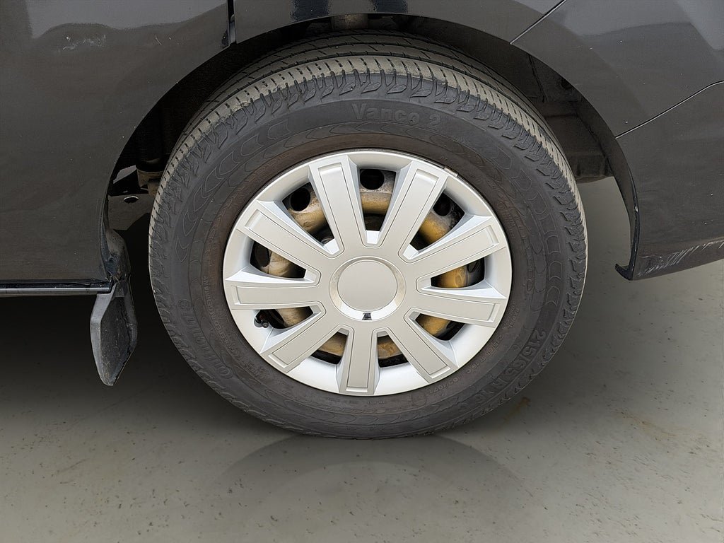 Vehicle Image 30