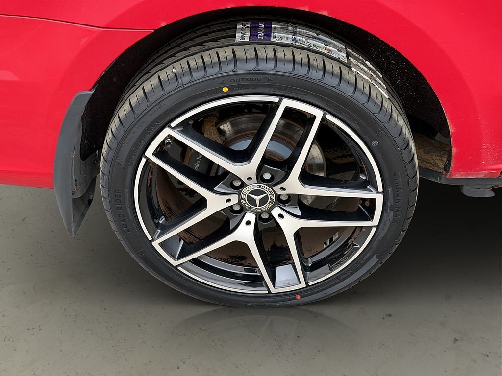 Vehicle Image 32
