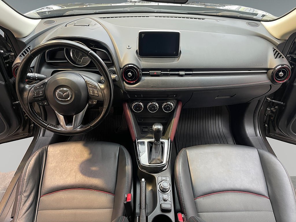 Vehicle Image 12