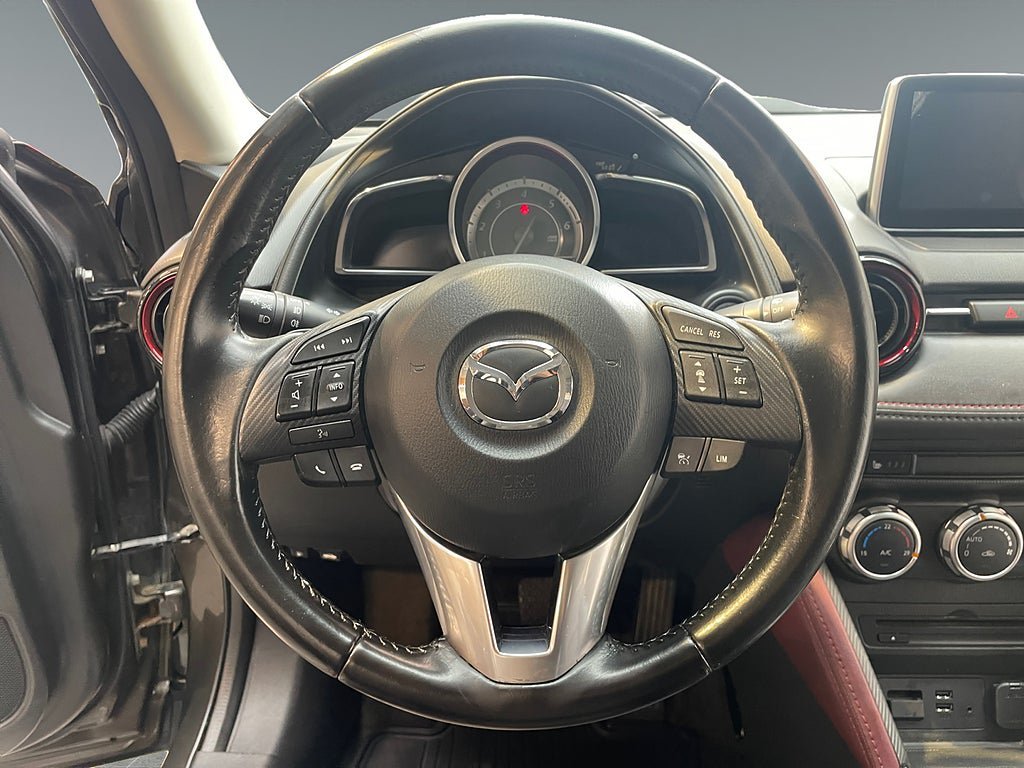 Vehicle Image 16