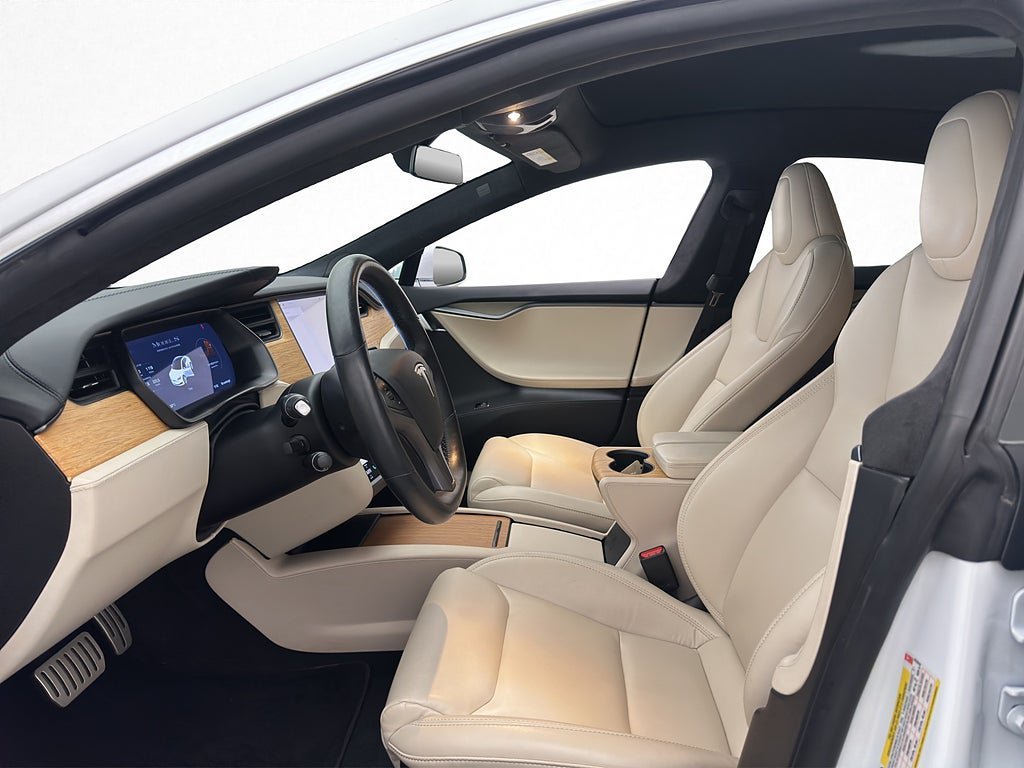 Vehicle Image 12