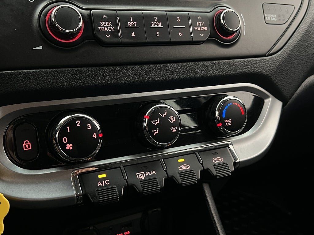 Vehicle Image 20