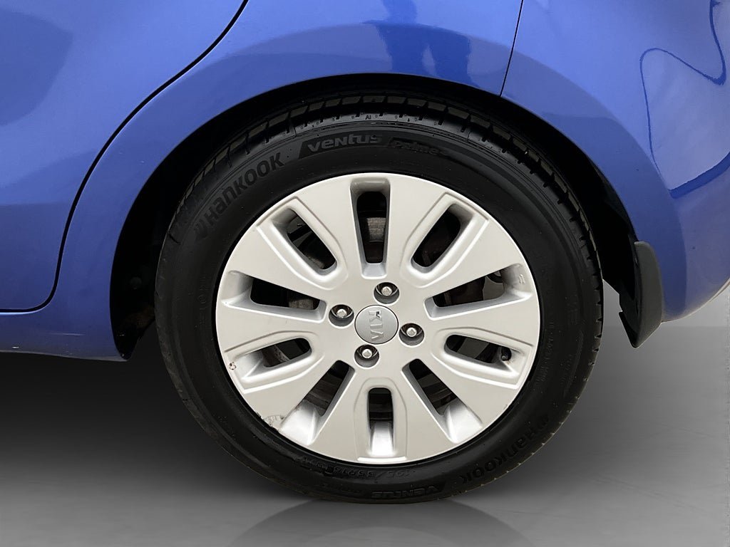 Vehicle Image 25