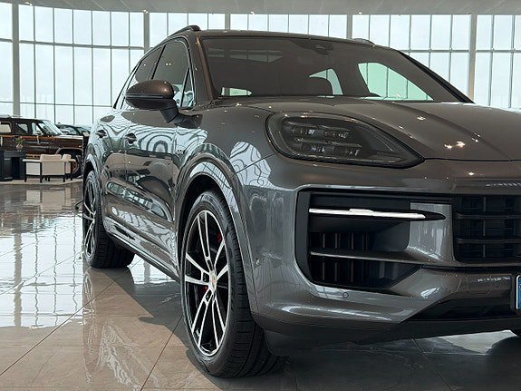 Vehicle Image 26