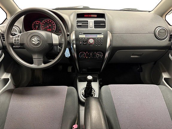 Vehicle Image 6