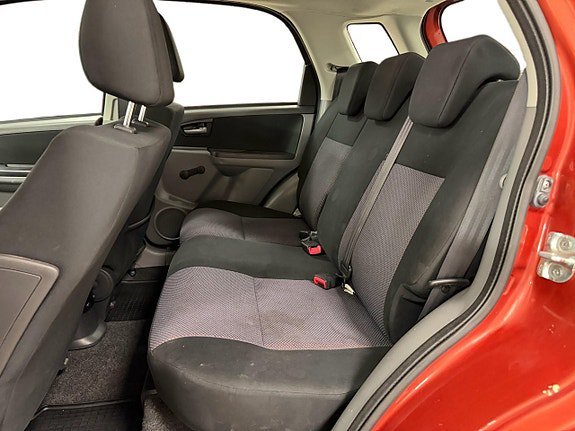 Vehicle Image 12