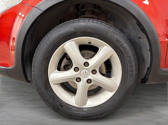 Vehicle Image 25