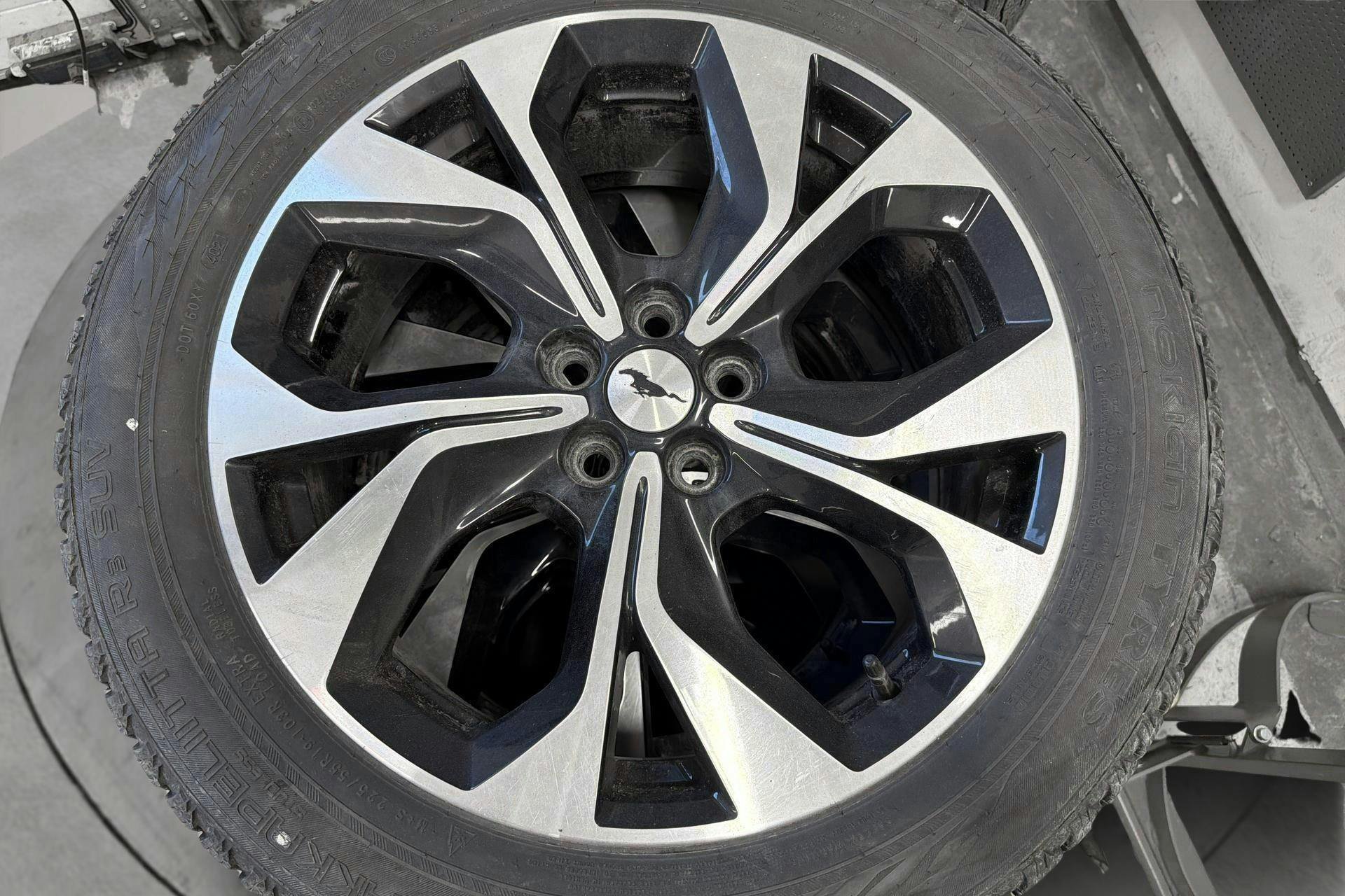 Vehicle Image 15