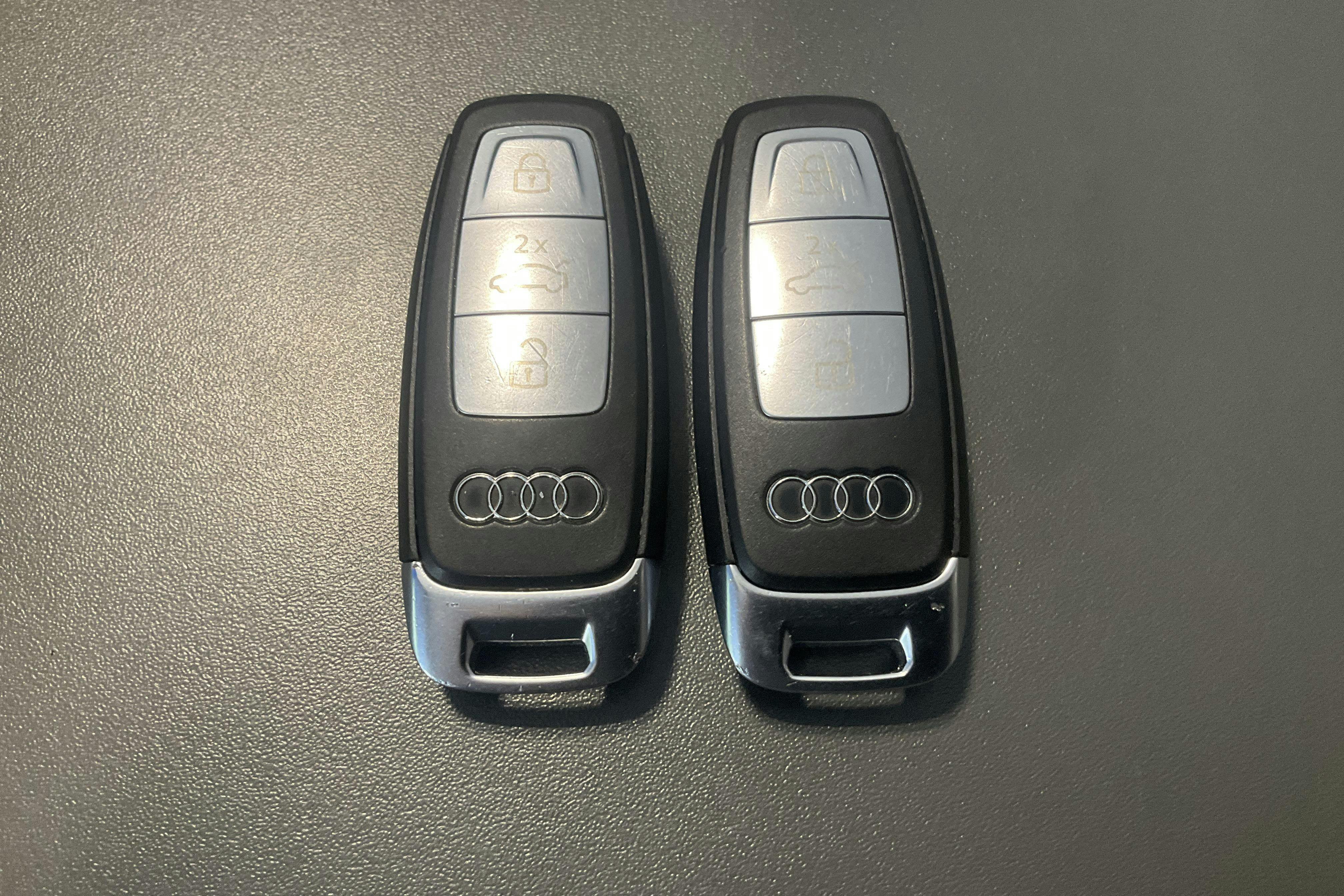 Vehicle Image 24