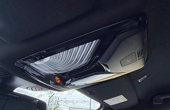 Vehicle Image 38