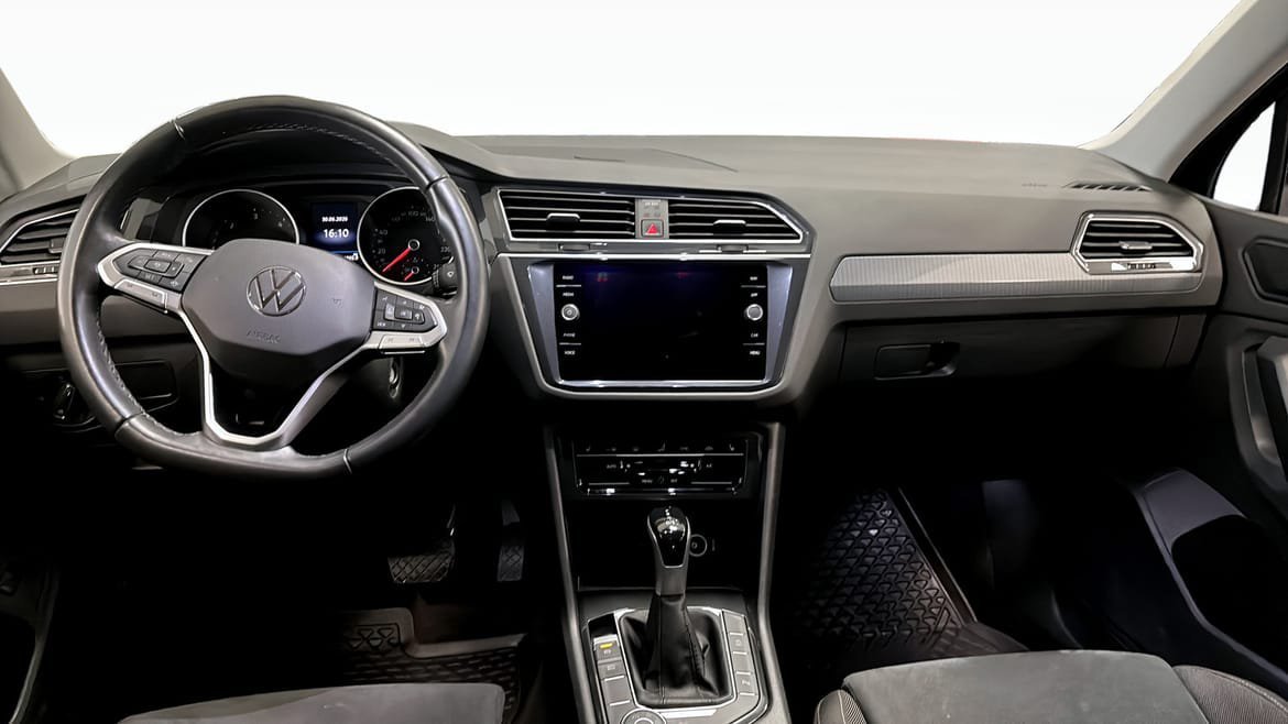 Vehicle Image 10