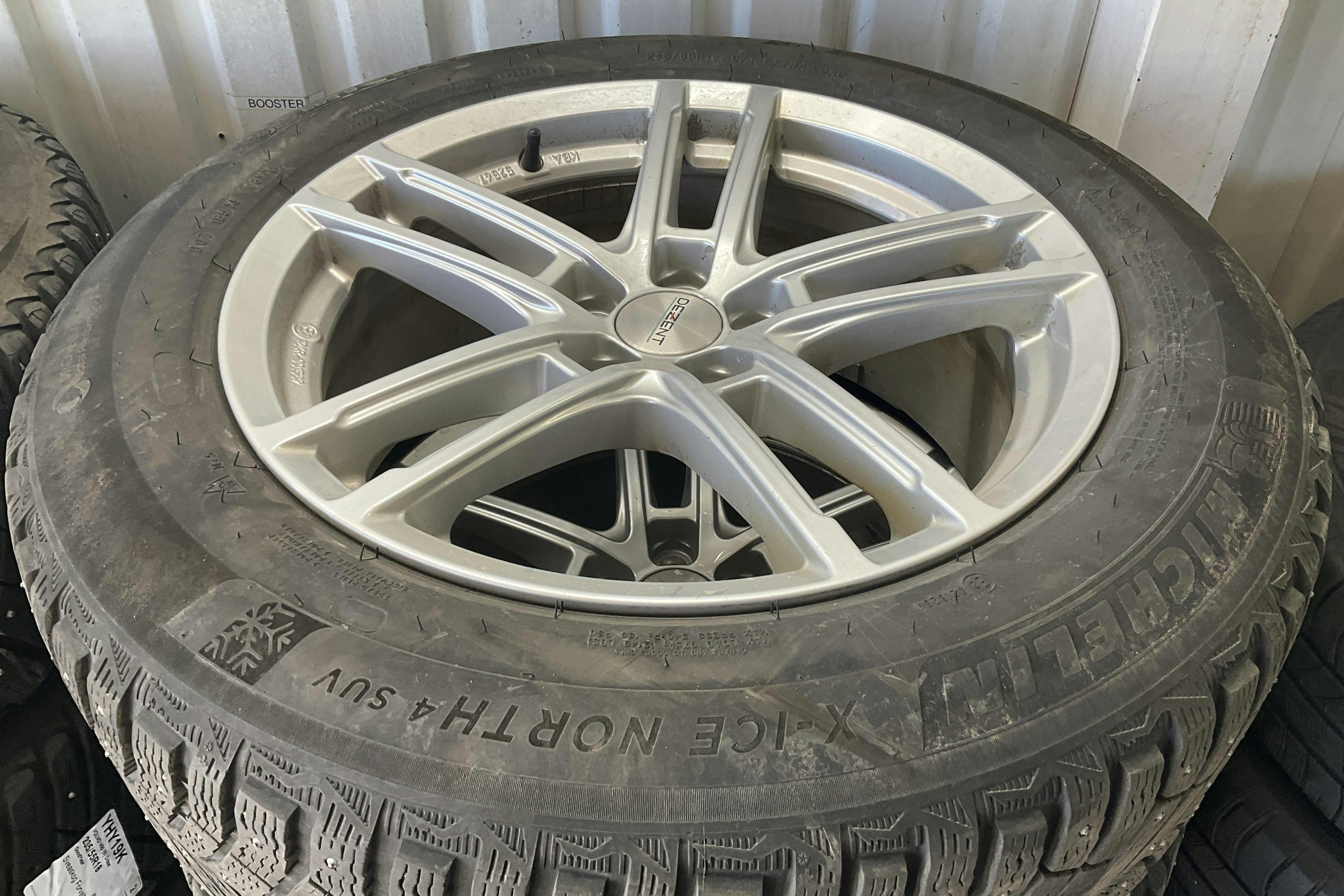 Vehicle Image 19