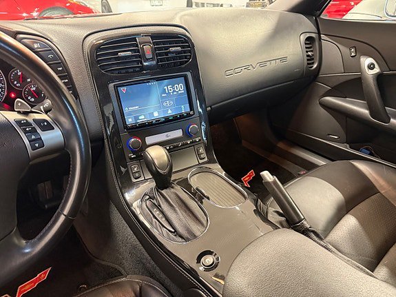 Vehicle Image 25