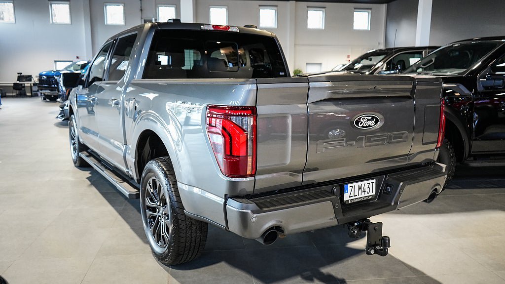Vehicle Image 6