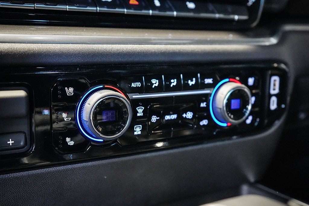 Vehicle Image 25