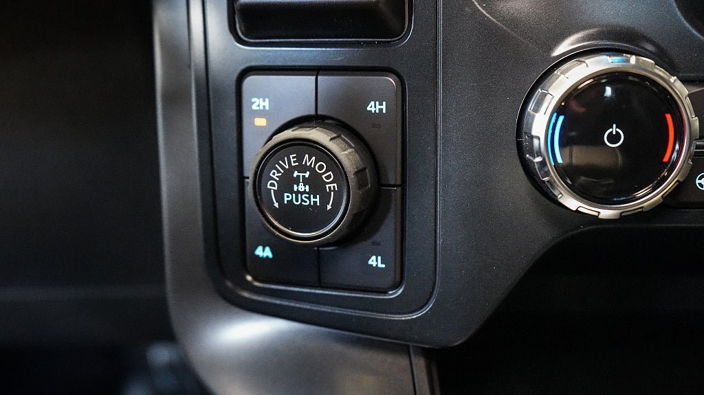 Vehicle Image 25