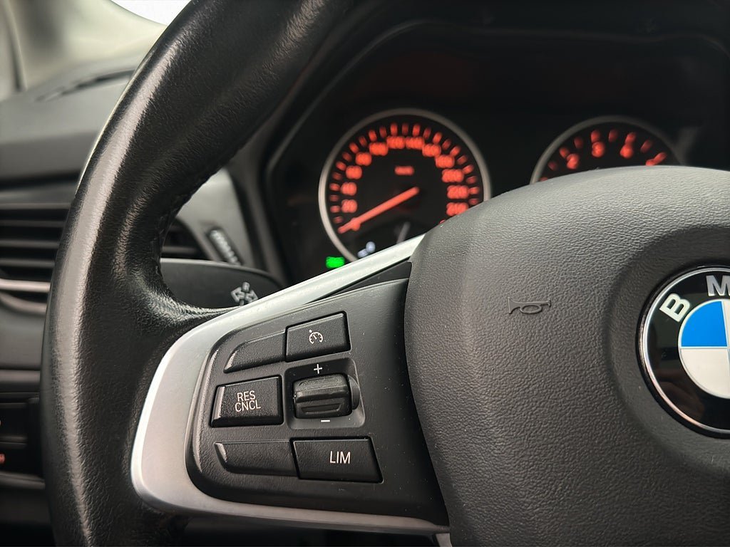 Vehicle Image 24