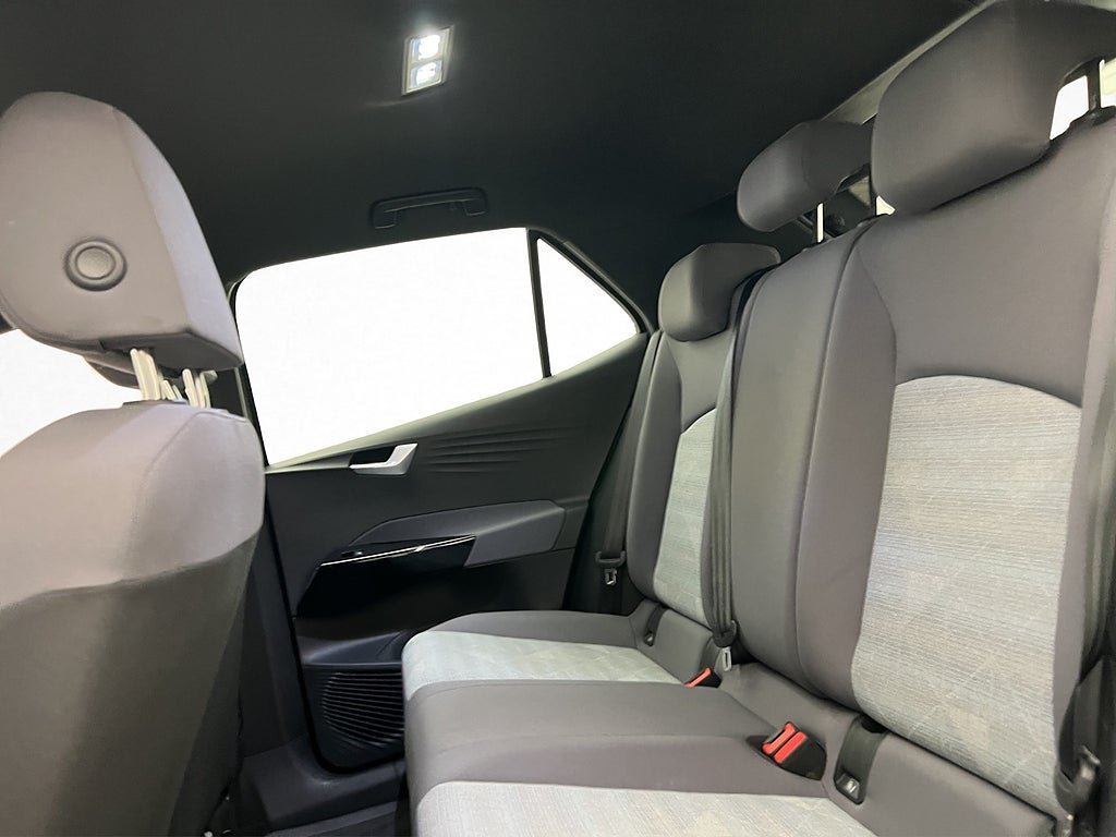 Vehicle Image 25