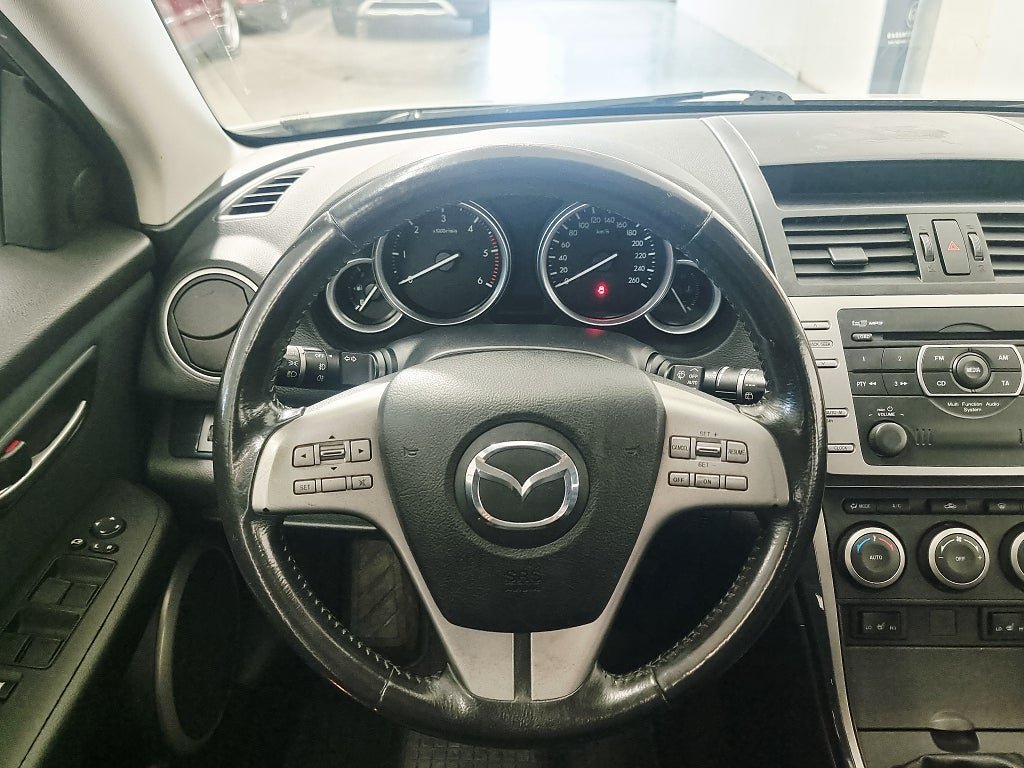 Vehicle Image 10