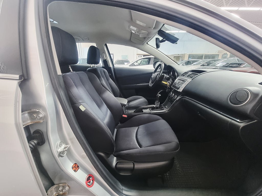 Vehicle Image 16