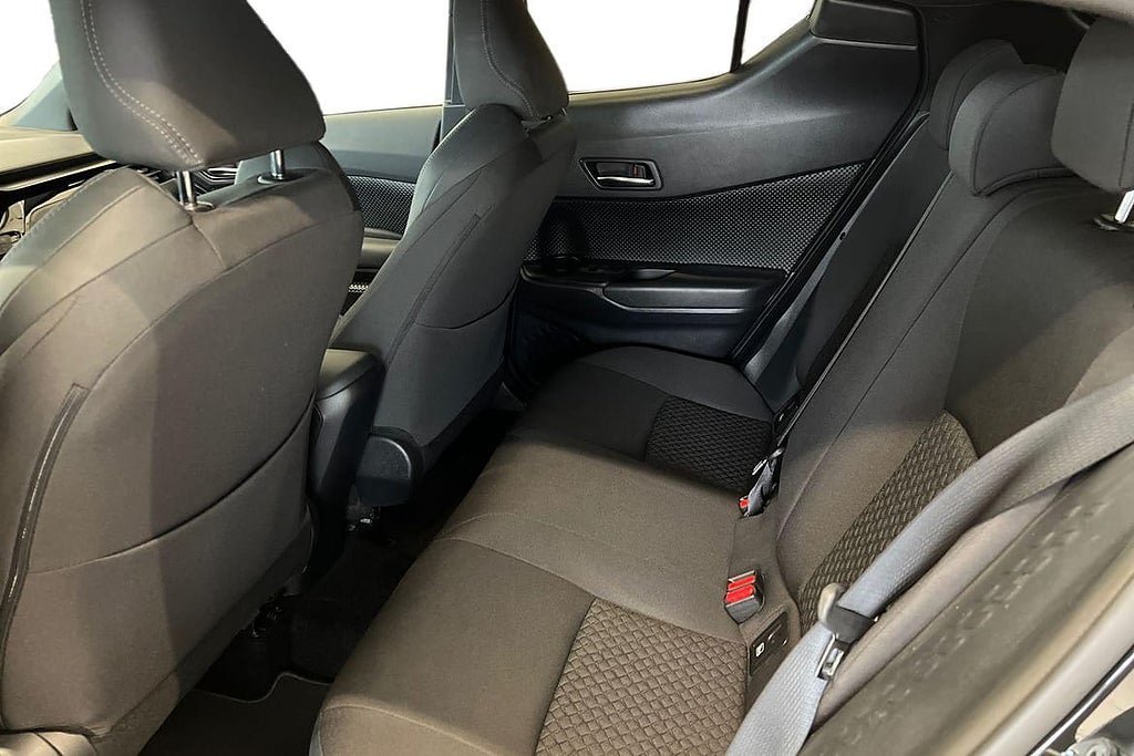 Vehicle Image 11