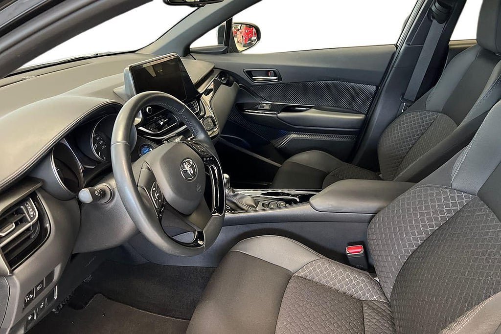 Vehicle Image 12
