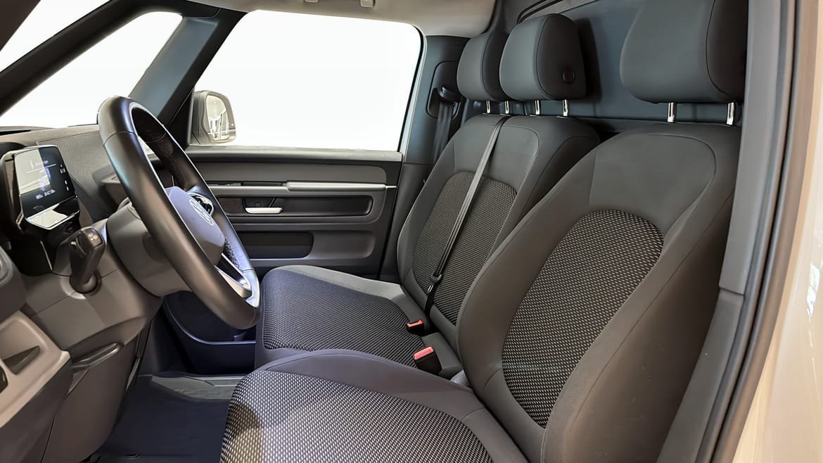 Vehicle Image 8