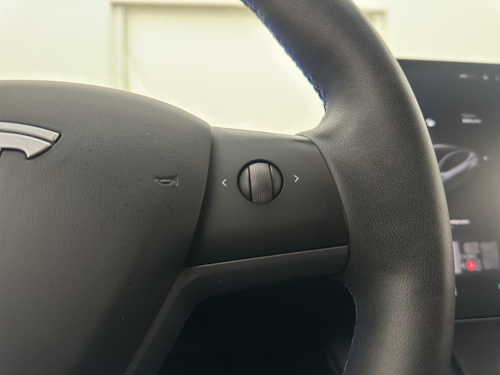 Vehicle Image 27