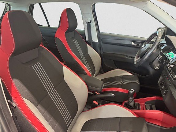 Vehicle Image 14