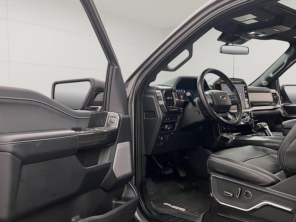 Vehicle Image 14