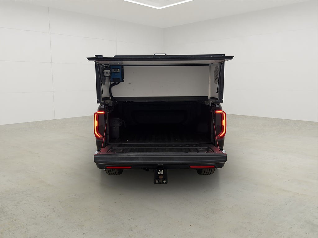 Vehicle Image 13