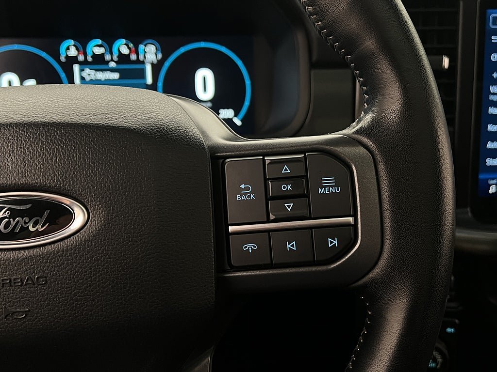 Vehicle Image 23