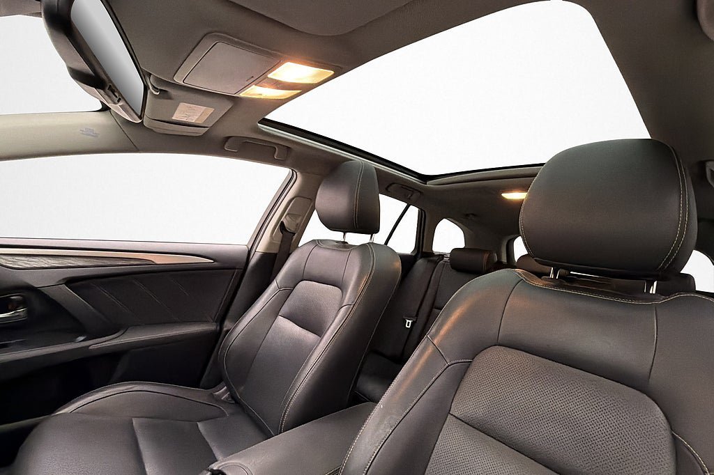 Vehicle Image 15