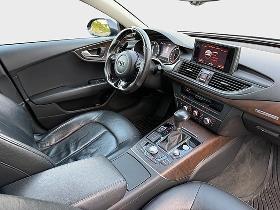 Vehicle Image 29