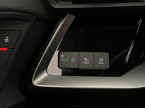 Vehicle Image 27
