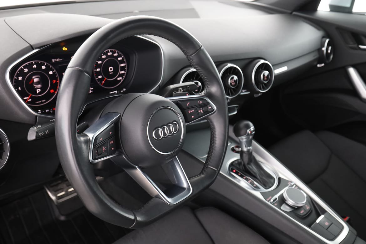 Vehicle Image 12