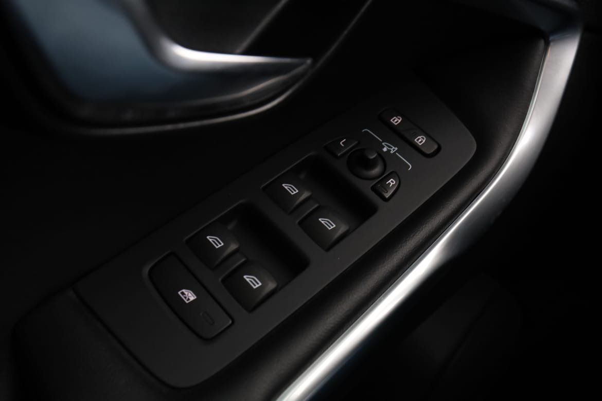 Vehicle Image 32