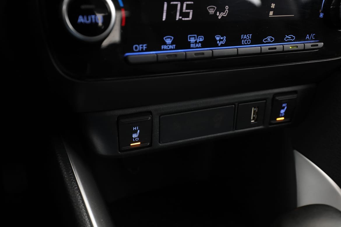 Vehicle Image 25