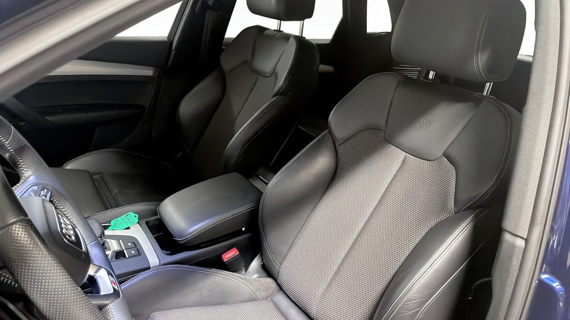 Vehicle Image 8
