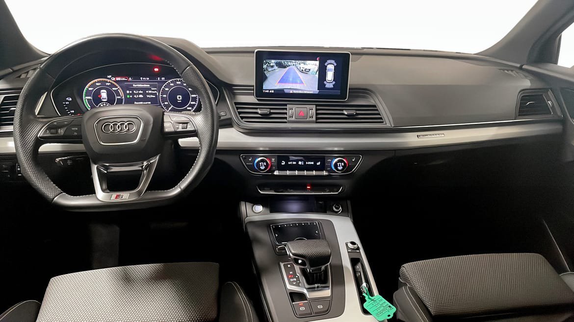 Vehicle Image 10