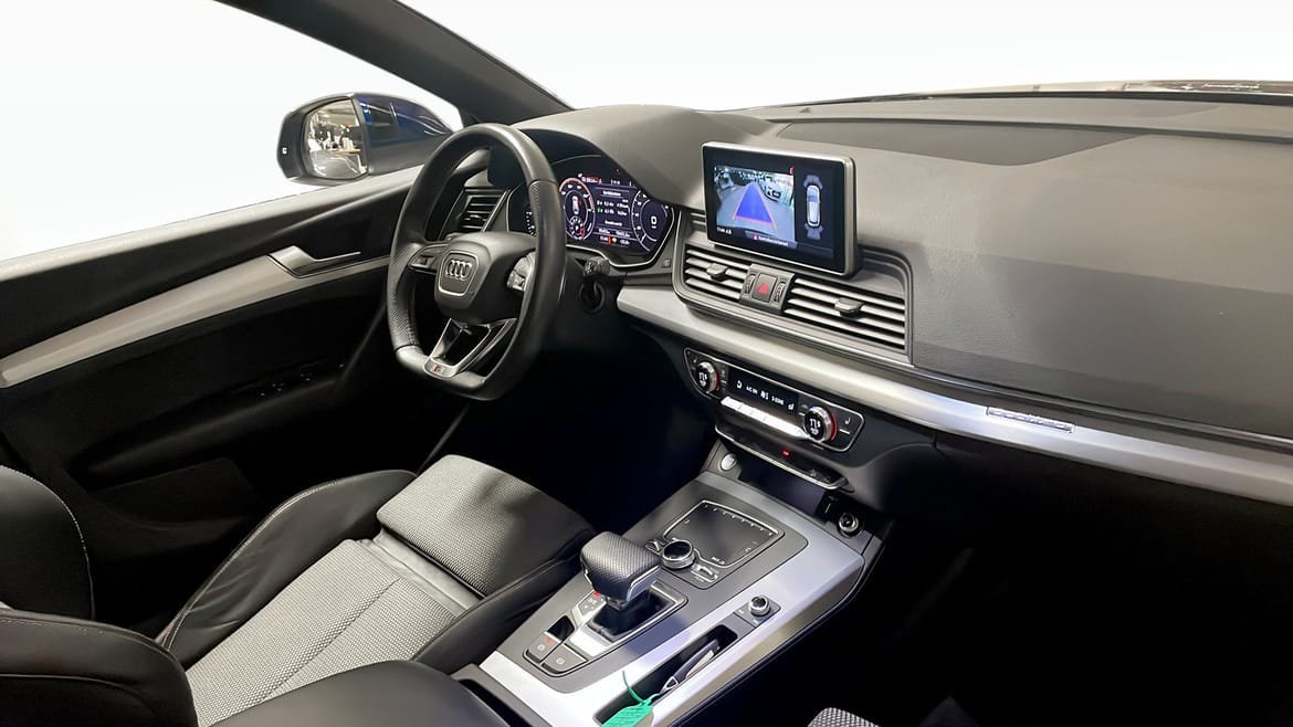 Vehicle Image 11
