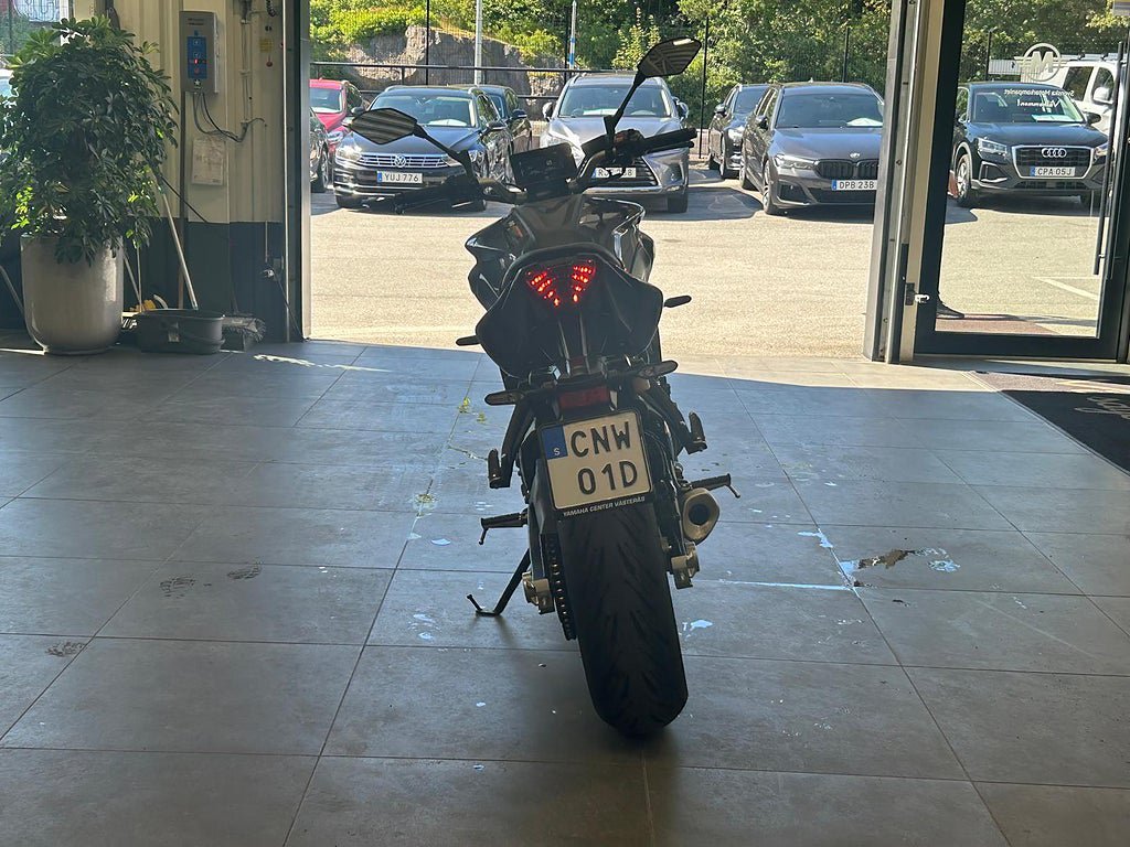 Vehicle Image 9