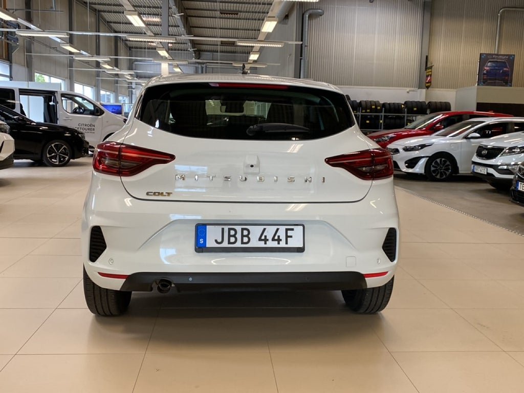 Vehicle Image 5